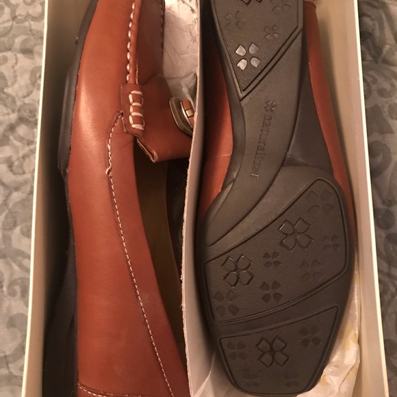 Woman flat Naturalizer slip on shoe - Picture 2 of 4